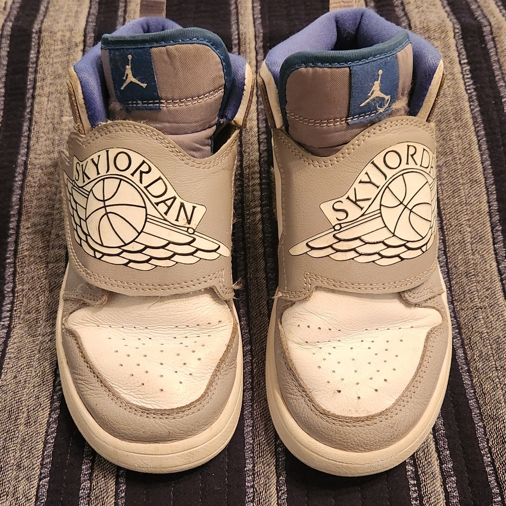 Toddler Sky Jordan hightops